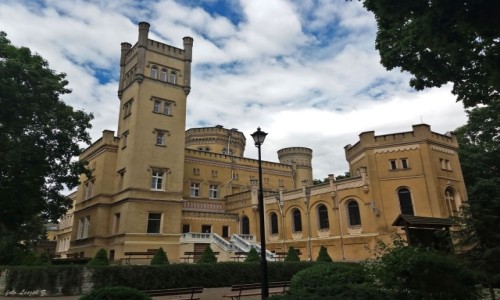 Zdjcie POLSKA / woj, kujawsko-pomorskie. / Jabonowo Pomorskie. / Neogotycki paac Zgromadzenia Sistr Pasterek od Opatrznoci Boej.