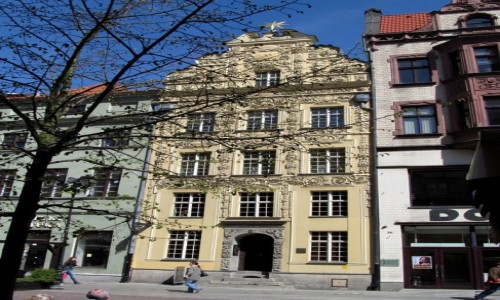 Zdjcie POLSKA / woj. kujawsko-pomorskie / Toru / DOM POD GWIAZD - jedna z najciekawszych i najcenniejszych mieszczaskich  kamienic starego Torunia
