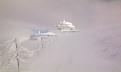 Zdjecie POLSKA / karkonosze / gra nieka / obserwatorium meteorologiczne na niece