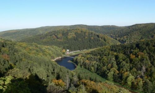 Zdjecie POLSKA / GÓRY SOWIE / ZAGÓRZE ŚLĄSKIE-ZAMEK GRODNO / Z GÓRY WIDAĆ DALEJ