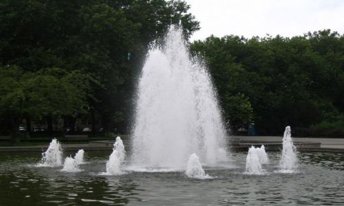 Zdjęcie POLSKA / brak / park  / fontanna