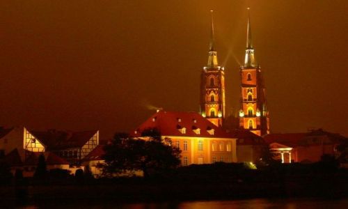 Zdjecie POLSKA / DOLNY LSK / WROCAW / SOBOTNIA,DESZCZOWA NOC WE WROCAWIU