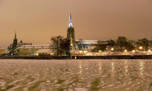 Zdjecie POLSKA / DOLNY ŚLĄSK-WROCŁAW / WIDOK NA OSTRÓW TUMSKI I ODRĘ- CIEMNA NOC / ZIMOWY WROCŁAW NOCĄ -VI