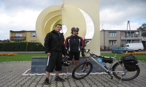 Zdjecie POLSKA / dzkie / Geometryczny rodek Polski / Marcin i ja w rodku kraju