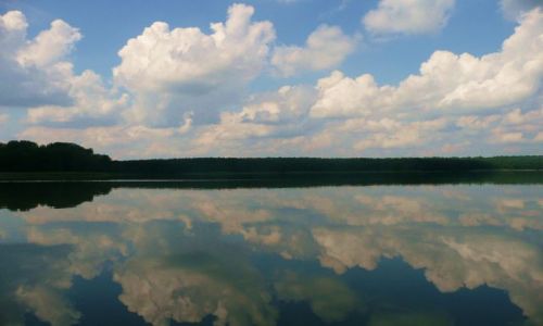 Zdjcie POLSKA / Zachodniopomorskie / Ostrowiec / Chmury w jeziorze 1