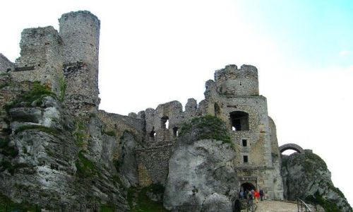 Zdjecie POLSKA / Jura Krakowsko-Czstochowska / Ogrodzieniec /  Szlak Orlich Gniazd -  Ruiny zamku rycerskiego w Ogrodziecu