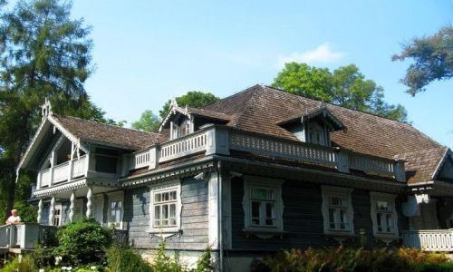 Zdjęcie POLSKA / Podlasie - Puszcza Białowieska / Białowieża / Dworek Gubernatora Grodzieńskiego z 1845 r.