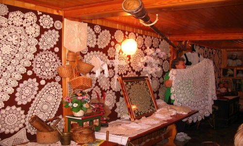 Zdjęcie POLSKA / Beskid Slaski / Koniaków / koronki z Koniakowa