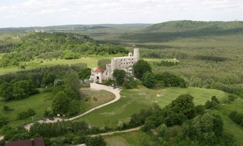 Zdjecie POLSKA / Jura Krakowsko-Czstochowska / Bobolice / Zamek Bobolice w trakcie odbudowy