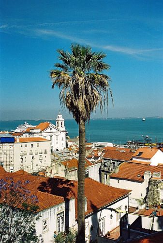 Zdjęcia: stare miasto Alfama, Lizbona, widok na zatokę, PORTUGALIA Zdjęcia: stare miasto Alfama, Lizbona, widok na zatokę, PORTUGALIA