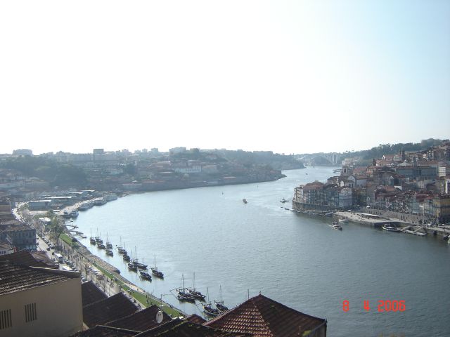 Zdjęcia: pomiędzy Porto a Villa Gaia, Porto, Zakole rzeki, PORTUGALIA Zdjęcia: pomiędzy Porto a Villa Gaia, Porto, Zakole rzeki, PORTUGALIA