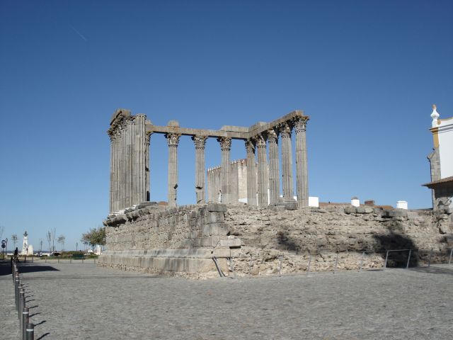 Zdjęcia: Evora, Evora, Evora - tzw. świątynia Diany, PORTUGALIA Zdjęcia: Evora, Evora, Evora - tzw. świątynia Diany, PORTUGALIA