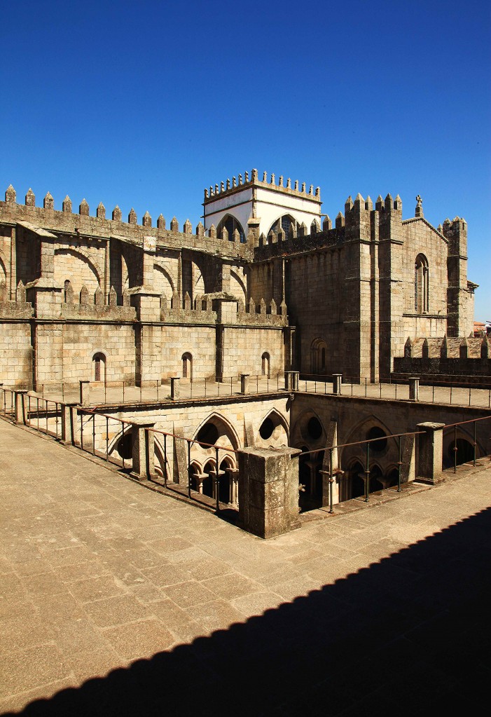 Zdjęcia: Katedra Se do Porto, Porto, Nad dziedzińcem, PORTUGALIA Zdjęcia: Katedra Se do Porto, Porto, Nad dziedzińcem, PORTUGALIA
