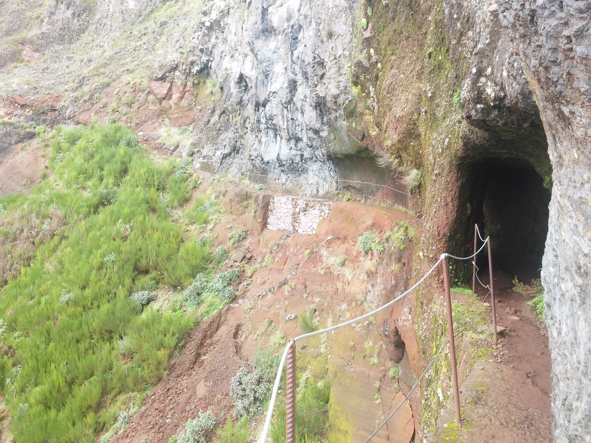 Zdjęcia: góry Madery, madera, gdzieś na szlaku do Pico Ruivo, PORTUGALIA Zdjęcia: góry Madery, madera, gdzieś na szlaku do Pico Ruivo, PORTUGALIA