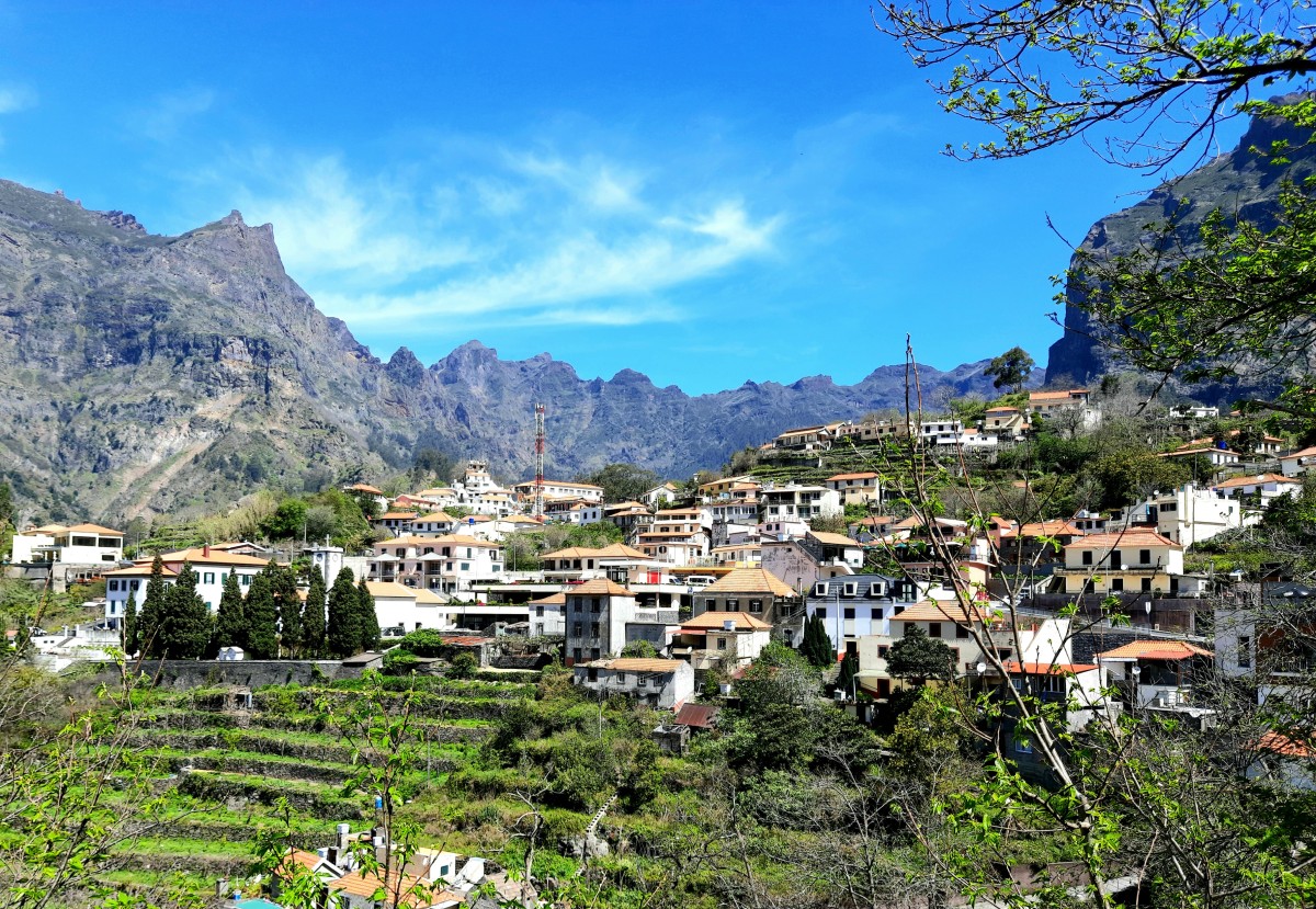 Zdjęcia:  Curral das Freiras, Madera , Dolina Zakonnic, PORTUGALIA Zdjęcia:  Curral das Freiras, Madera , Dolina Zakonnic, PORTUGALIA