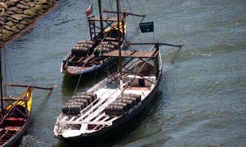 Zdjecie PORTUGALIA / - / PORTO / Transport wina w Porto