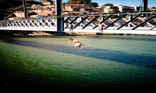 Zdjecie PORTUGALIA / - / Porto / Skok z mostu