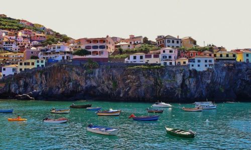 Zdjecie PORTUGALIA / Madera / Camara de Lobos / Na ldzie, na wodzie