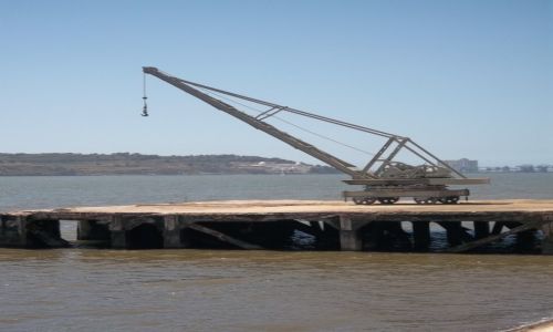 Zdjecie PORTUGALIA / Lizbona / Lizbona / Pozozstoci po starym porcie 