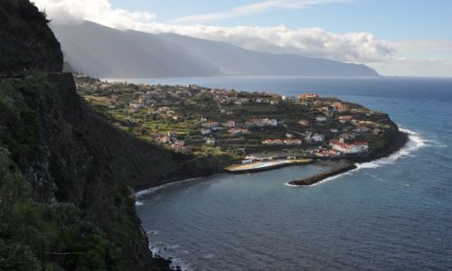 Zdjecie PORTUGALIA / Madera / Pnocno-wschodnie wybrzee Ponta Delgada / Na wybrzeu