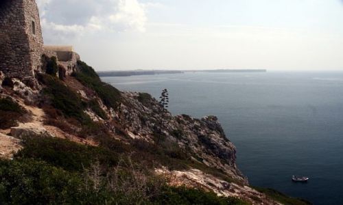 Zdjęcie PORTUGALIA / algarve / cap st Vincent / krajobraz z łódką