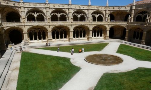 Zdjecie PORTUGALIA / -Portugalia / Lizbona / Klasztor Hieronimitw - dziedziniec