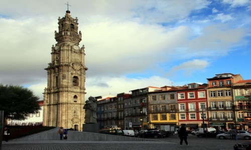 Zdjcie PORTUGALIA / Porto / Foz do Douro / Koci i wiea Clrigos)
