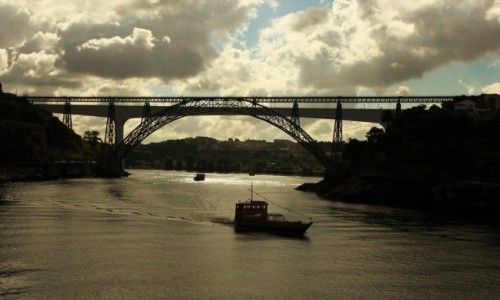 Zdjcie PORTUGALIA / Porto / Rzeka Douro / Dwa mosty