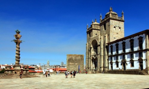 Zdjcie PORTUGALIA / Porto / Wzgrze Pena Ventosa. / Plac Katedralny, czyli Terreiro da S