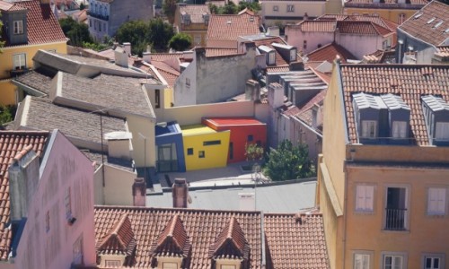 Zdjecie PORTUGALIA / Lizbona / stare miasto / Nowoczesno wkroczya