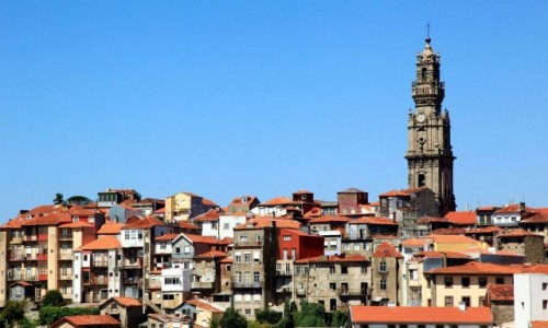 Zdjcie PORTUGALIA / Porto / Wzgrze Pena Ventosa / Ponad dachami