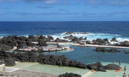 Zdjecie PORTUGALIA / Madera / Porto Moniz / Baseny lawowe w Porto Moniz