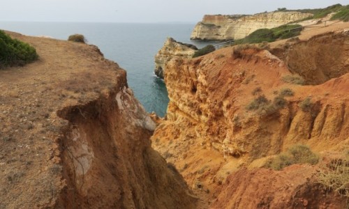 Zdjęcie PORTUGALIA / Algarve / klif obok Porches / Spacerkiem