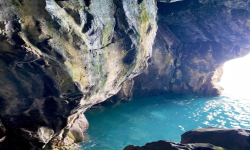 Zdjcie PORTUGALIA / Praia Formosa  / Funchal  / Jaskinia w tunelu 