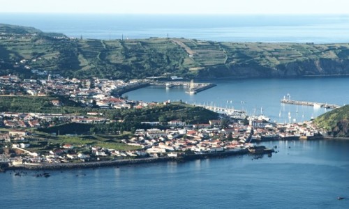 Zdjcie PORTUGALIA / Azory / Wyspa Faial / Horta z lotu ptaka