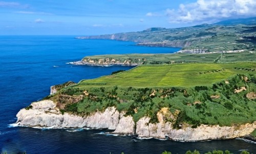 Zdjecie PORTUGALIA / Azory, Sao Miguel / Mirador de Santa Iria / Brzegiem oceanu