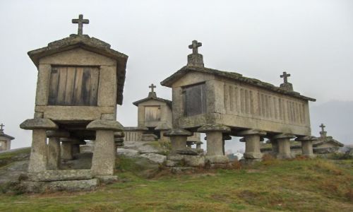 Zdjecie PORTUGALIA / The Minho / Soajo / Spichlerze w Soajo 2