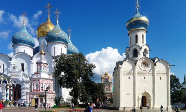 Zdj cia: Ławra Troicko-Siergiejewska - rosyjska Częstochowa, Sergiew Posad, W którą stronę się nie obrócisz, tam stoi cerkiew, ROSJA Zdj cia: Ławra Troicko-Siergiejewska - rosyjska Częstochowa, Sergiew Posad, W którą stronę się nie obrócisz, tam stoi cerkiew, ROSJA