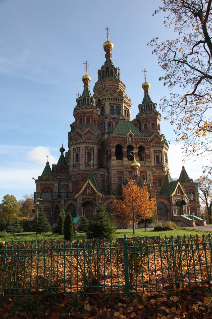 Zdjęcia: Peterhof, Sankt Petersburg, cerkiew św.Piotra i Pawła - Peterhof, ROSJA Zdjęcia: Peterhof, Sankt Petersburg, cerkiew św.Piotra i Pawła - Peterhof, ROSJA
