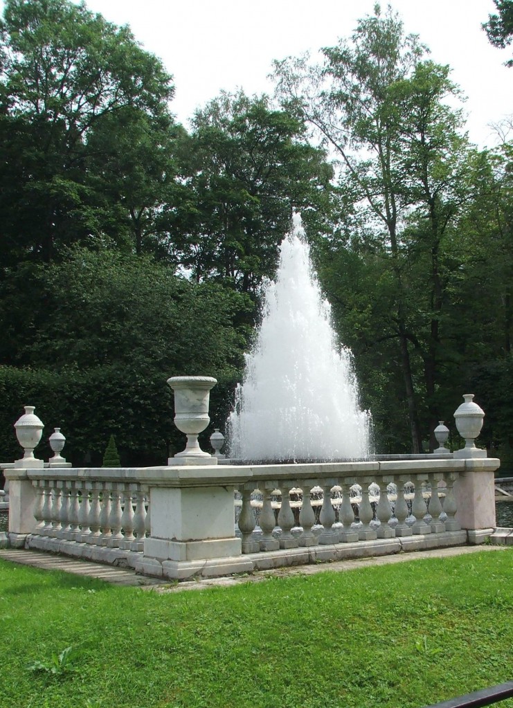 Zdjęcia: Peterhof, St. Petersburg, Fontanna „Piramida”, ROSJA Zdjęcia: Peterhof, St. Petersburg, Fontanna „Piramida”, ROSJA