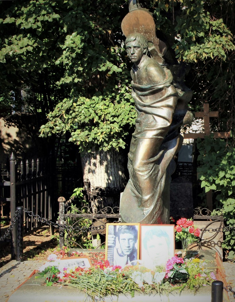 Zdjęcia: ., Moskwa, Śladami Włodzimierza Wysockiego. Grób, ROSJA Zdjęcia: ., Moskwa, Śladami Włodzimierza Wysockiego. Grób, ROSJA