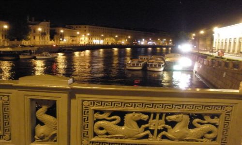 Zdjecie ROSJA / Sankt Petersburg / jeden z kanaw / Sankt Petersburg noc