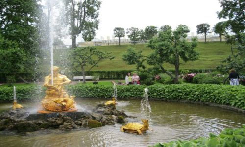 Zdjęcie ROSJA / - / Peterhof / Peterhof Samson rozdzieraj±cy paszczę lwa
