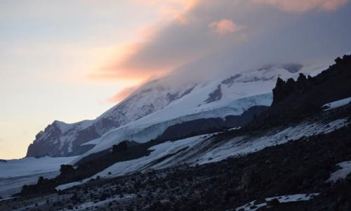 Zdjecie ROSJA / Kabardino-Balkaria / Elbrus / zachd soca na lodowcu