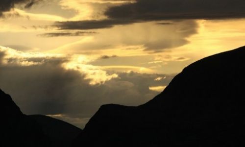 Zdjęcie ROSJA / płn-zach Rosja / pasmo Chibin / Chibiny w nocy...