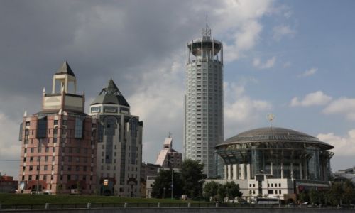 Zdjecie ROSJA / Moskwa / Nad rzek Moskwa / Architektura wspczesna