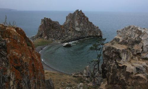 Zdj�cie ROSJA / Wyspa Olchon / Chu�ir / Szamanka, magiczna ska�a Buriat�w
