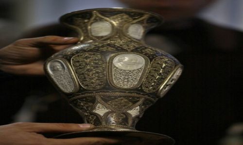 Zdj�cie ROSJA / p�n. Kaukaz / wioska Kubaczi / Prezent dla batiuszki Stalina....