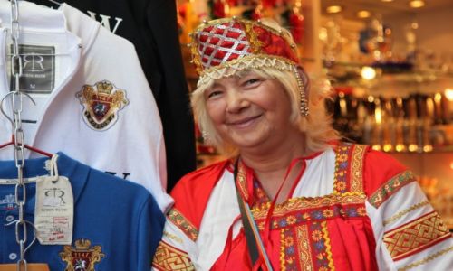 Zdjcie ROSJA / Moskwa / Arbat / Babuszka od suwenirw