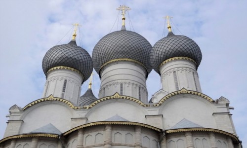 Zdjęcie ROSJA / Złoty Pierścień Moskwy - Rostów / Kreml Rostowski  / Kopuły i kopułki